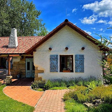 Bungalov Trapani Ruzova Exterior photo